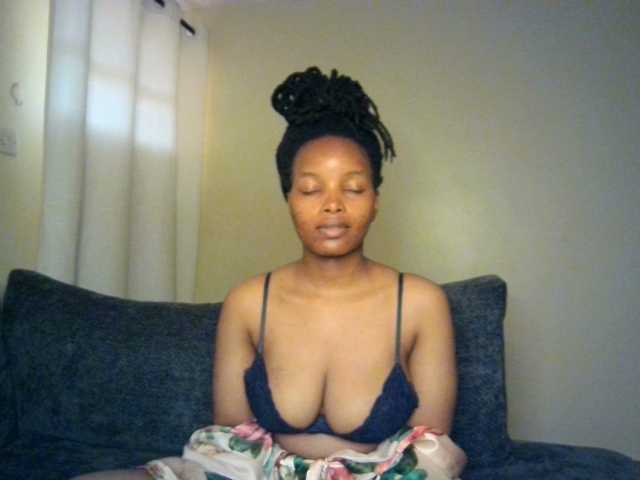 MidnightMuse-1 live cam on BongaCams