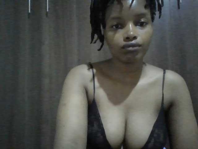 MidnightMuse-1 live cam on BongaCams
