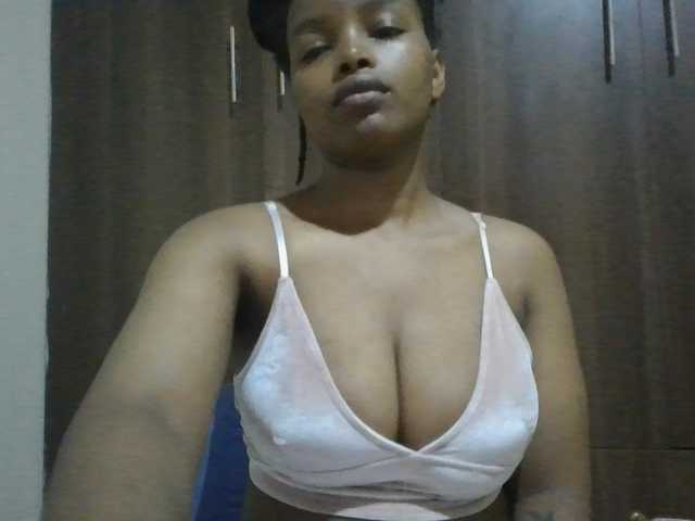 MidnightMuse-1 — live female cam