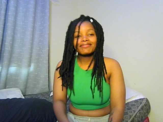 MidnightMuse-1 live cam on BongaCams