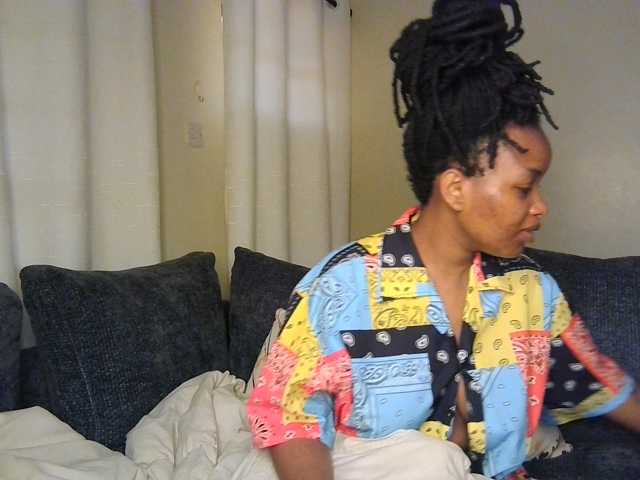 MidnightMuse-1 live cam on BongaCams