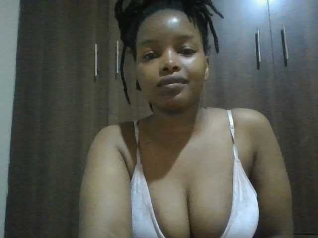 MidnightMuse-1 — live female cam