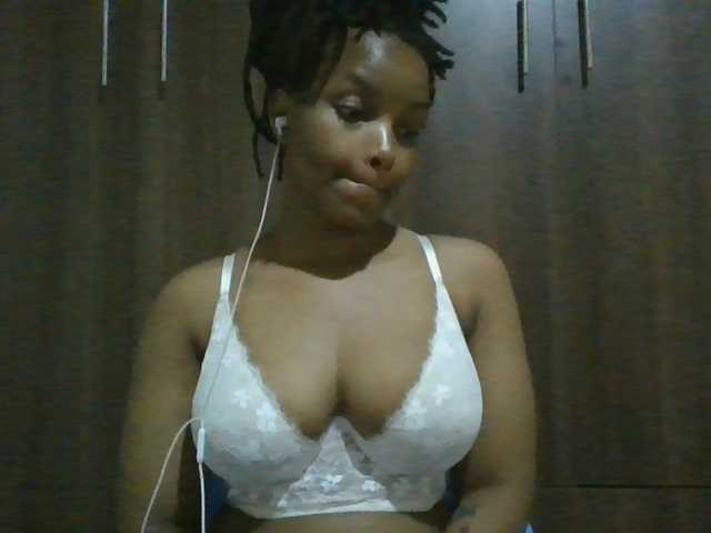 MidnightMuse-1 live cam on BongaCams