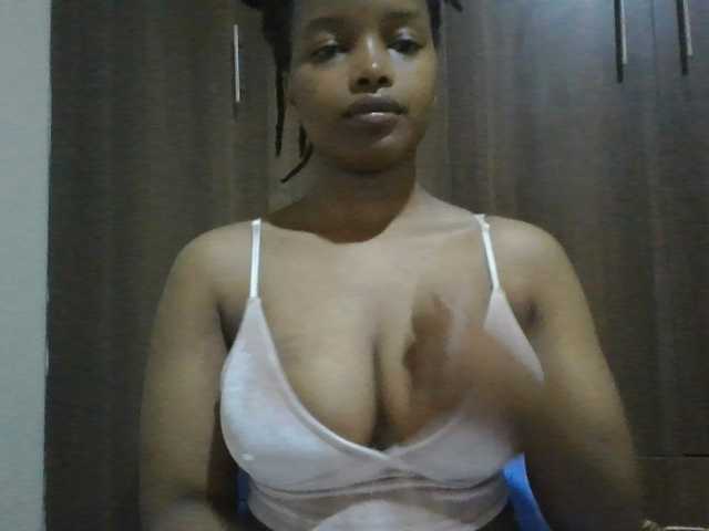 MidnightMuse-1 — live female cam