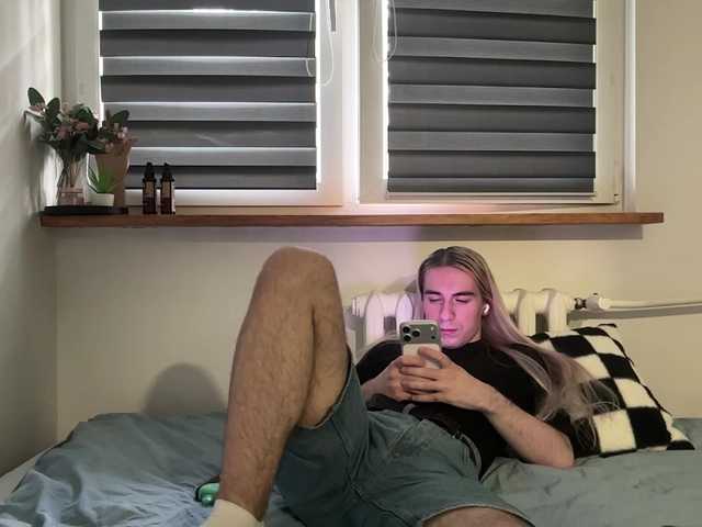 MidnightAce live webcam show