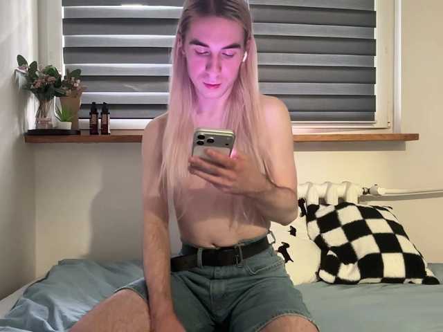 MidnightAce live webcam show