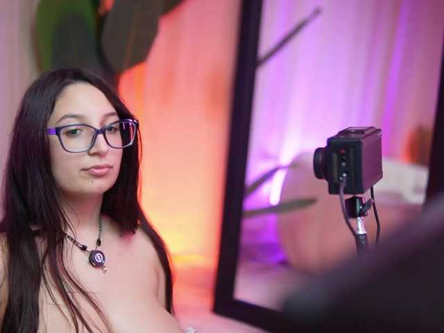 MaeveSun live cam on BongaCams