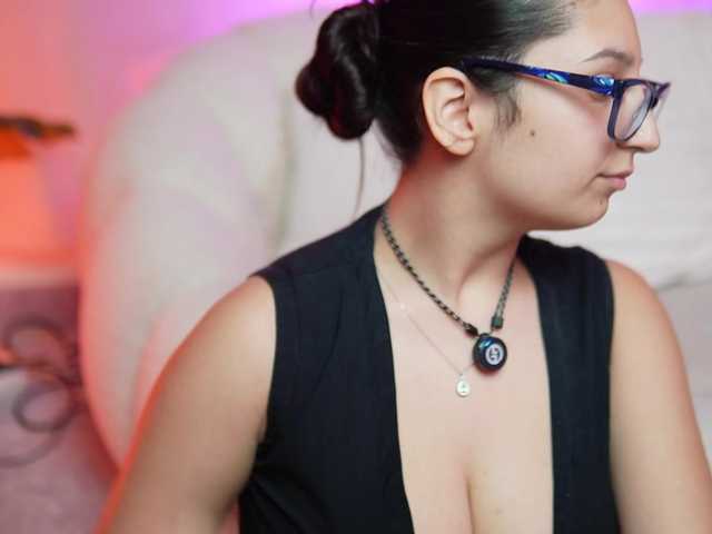 MaeveSun live cam on BongaCams