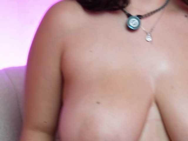 MaeveSun live cam on BongaCams