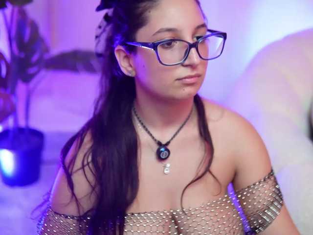 MaeveSun live cam on BongaCams