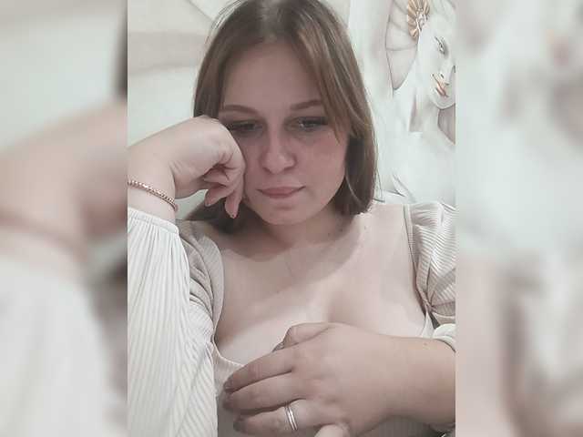 Mikayay live webcam show