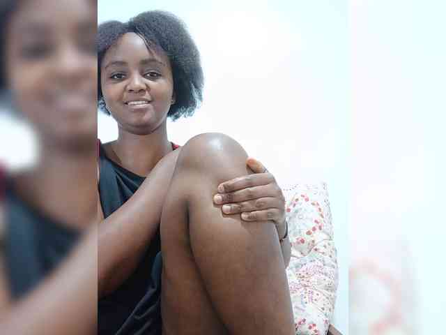 Prettyval77 webcam