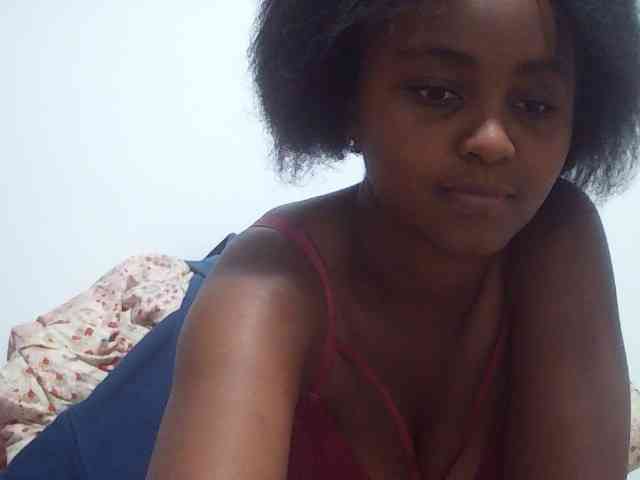 Prettyval77 webcam