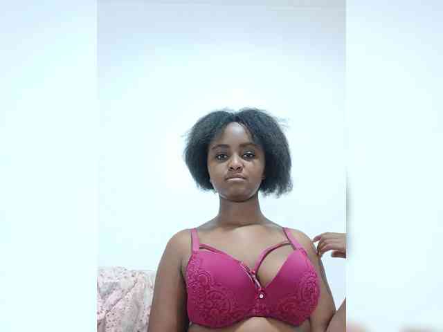 Prettyval77 webcam