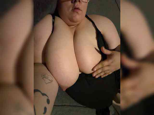 HoneyHazelX Live Webcam on BongaCams