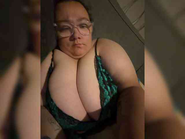 HoneyHazelX webcam
