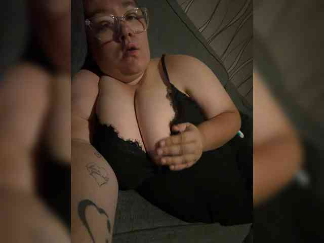 HoneyHazelX webcam