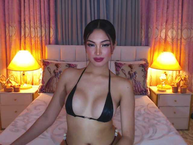 SaphroniaMaxwell live cam