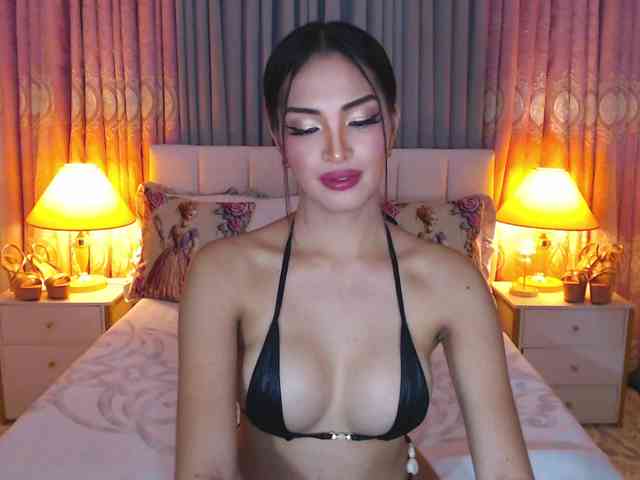 SaphroniaMaxwell Live Webcam on BongaCams