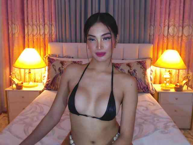 SaphroniaMaxwell Live Webcam on BongaCams