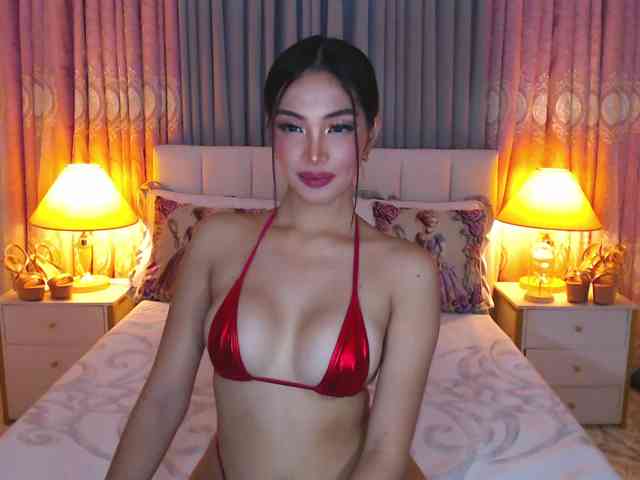 SaphroniaMaxwell Live Webcam on BongaCams