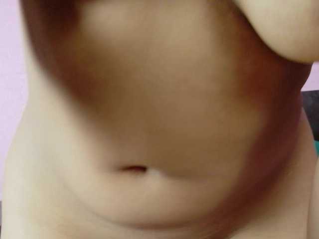 Luluupeach69 live cam on BongaCams
