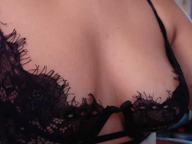 Luluupeach69 live cam on BongaCams