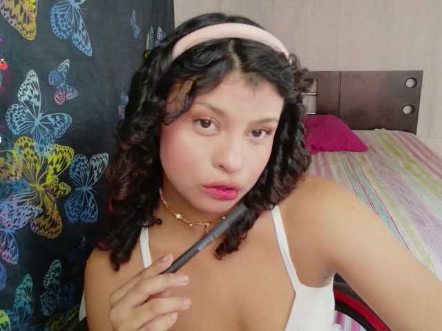 Luluupeach69 live cam on BongaCams