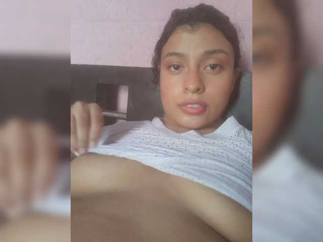 Luluupeach69 live cam on BongaCams
