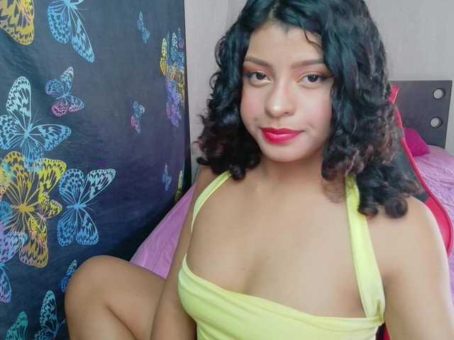 Luluupeach69 live cam on BongaCams