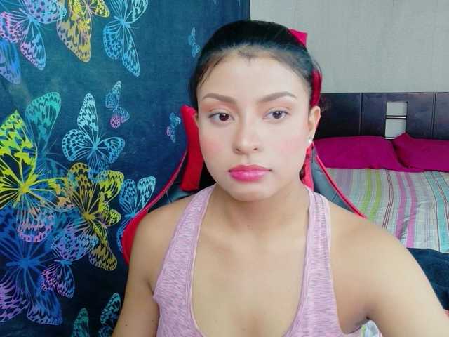 Luluupeach69 live cam on BongaCams
