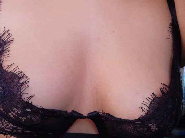 Luluupeach69 live cam on BongaCams