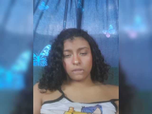 Luluupeach69 live cam on BongaCams