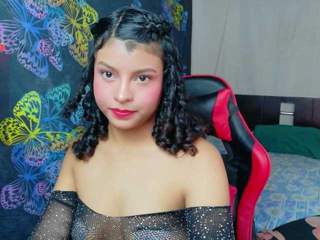 Luluupeach69 live cam on BongaCams