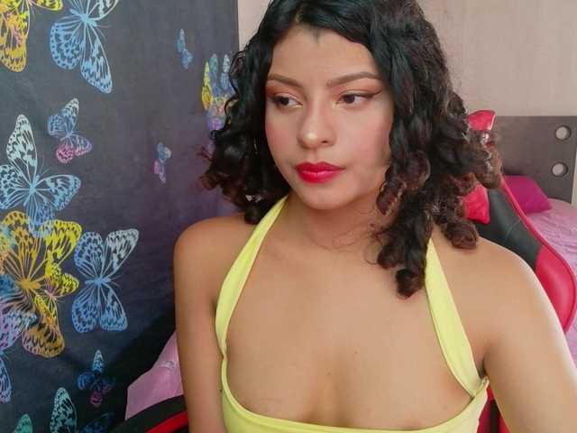 Luluupeach69 live cam on BongaCams