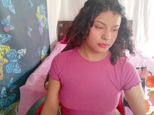 Luluupeach69 live cam on BongaCams