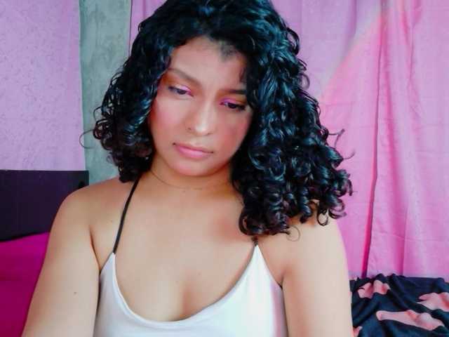 Luluupeach69 live cam on BongaCams