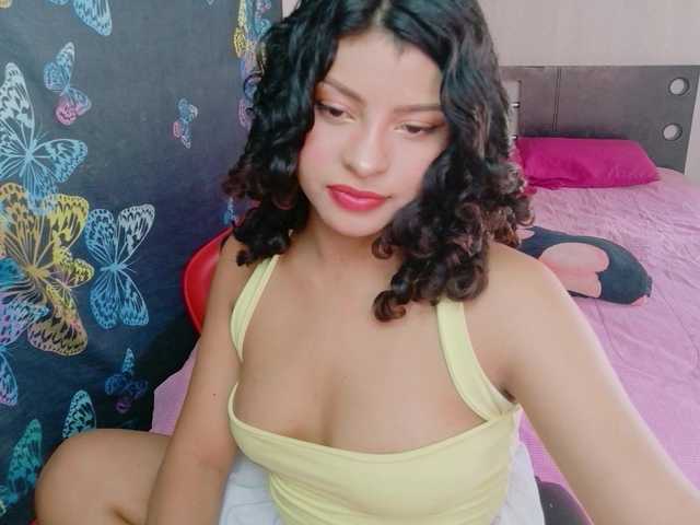 Luluupeach69 live webcam show