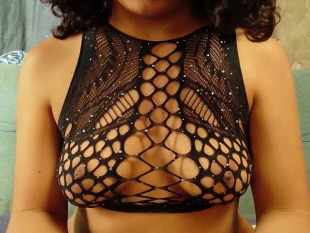 Luluupeach69 live cam on BongaCams