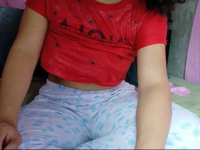 Luluupeach69 live cam on BongaCams