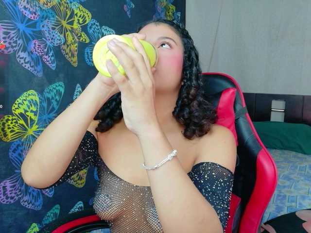 Luluupeach69 live cam on BongaCams