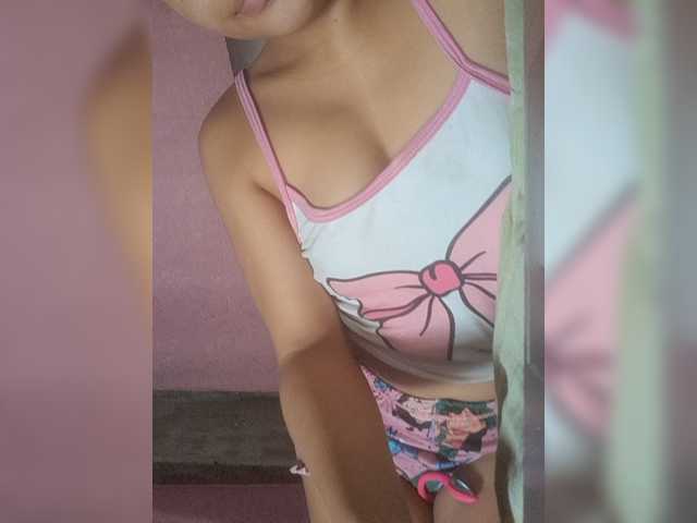 Luluupeach69 live cam on BongaCams
