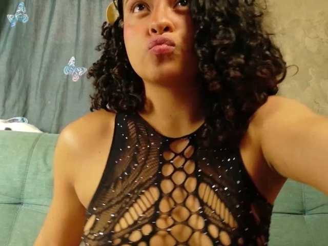 Luluupeach69 live cam on BongaCams