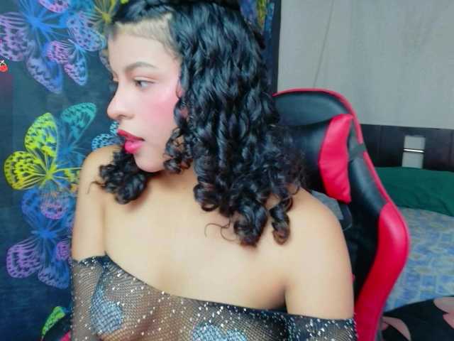 Luluupeach69 live cam on BongaCams