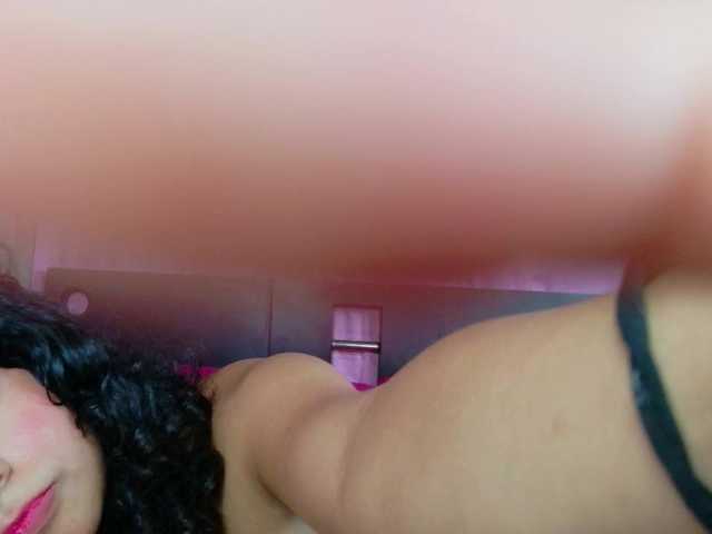 Luluupeach69 live cam on BongaCams