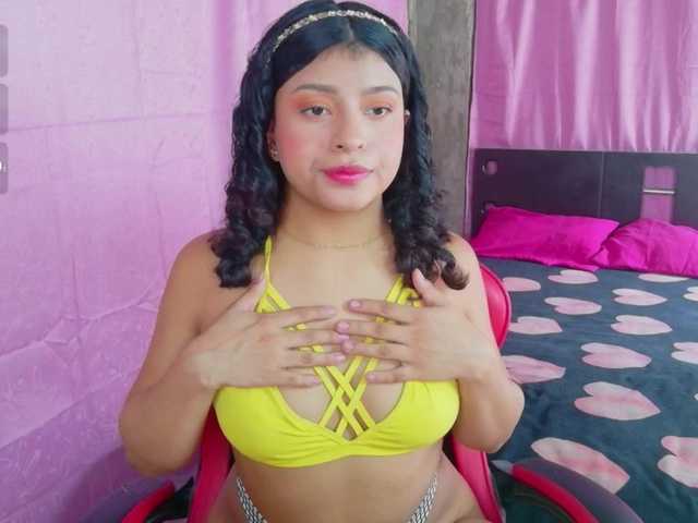 Luluupeach69 live cam on BongaCams