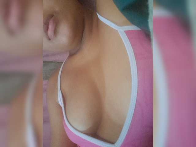 Luluupeach69 live cam on BongaCams