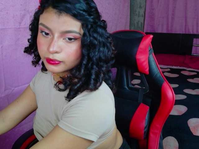 Luluupeach69 live cam on BongaCams