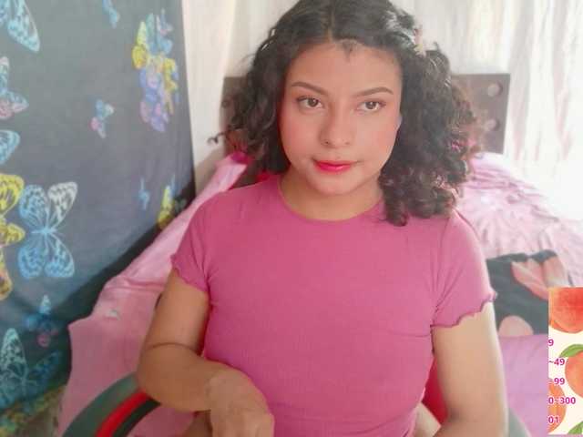 Luluupeach69 live webcam show