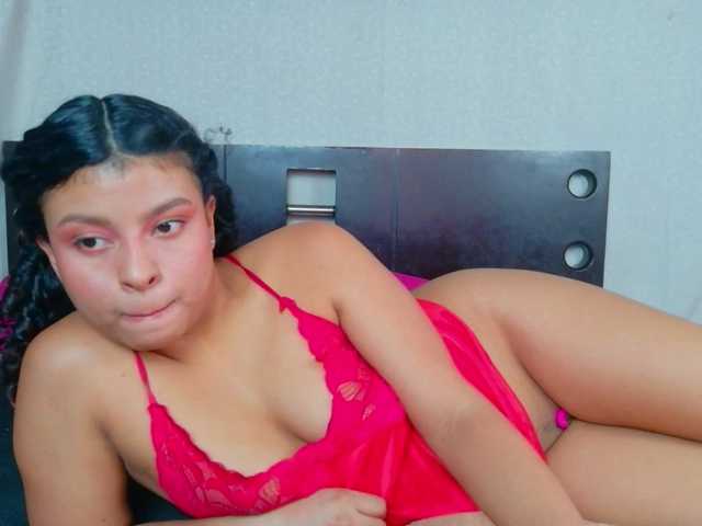 Luluupeach69 live cam on BongaCams